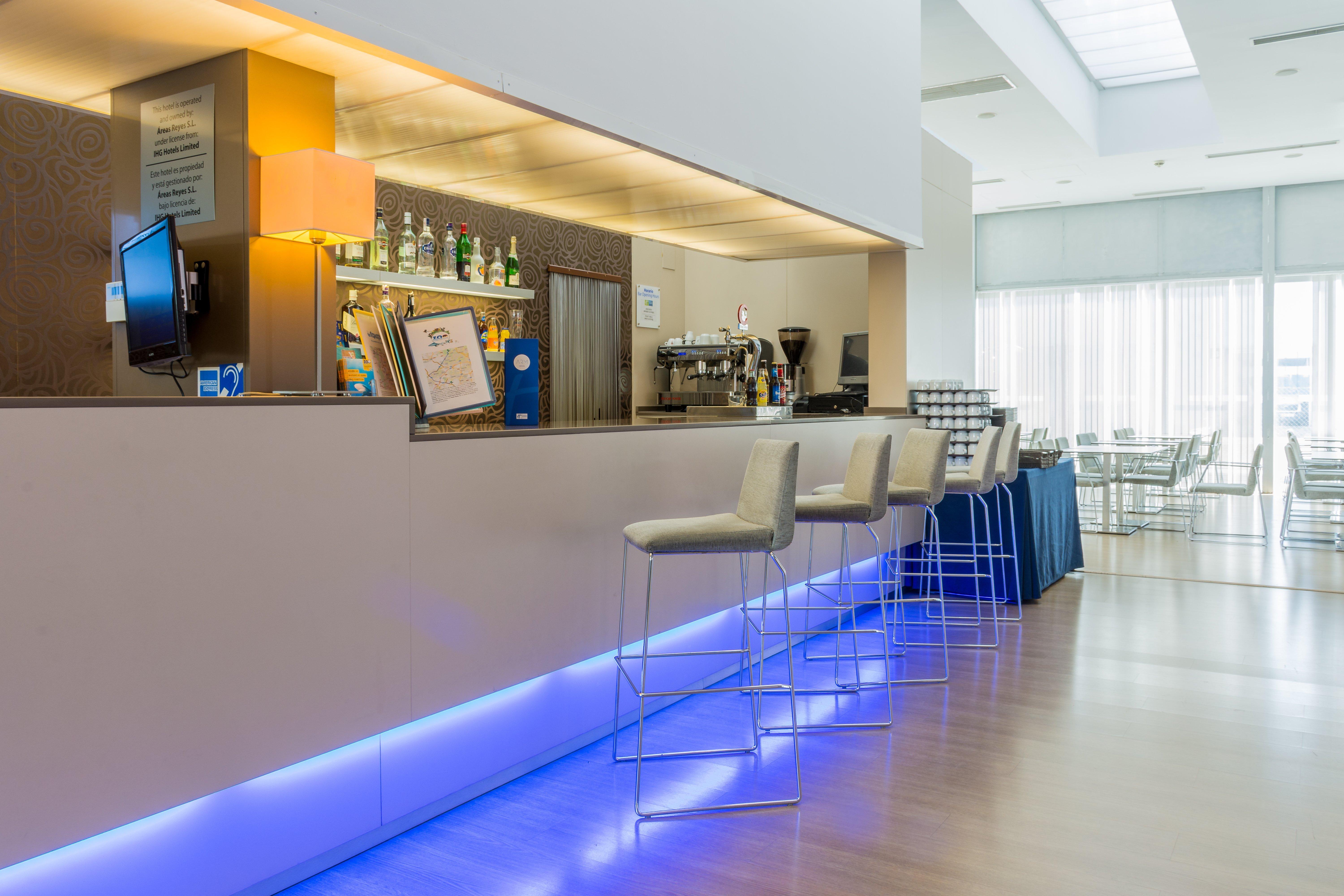 Holiday Inn Express Madrid Leganes By Ihg Buitenkant foto
